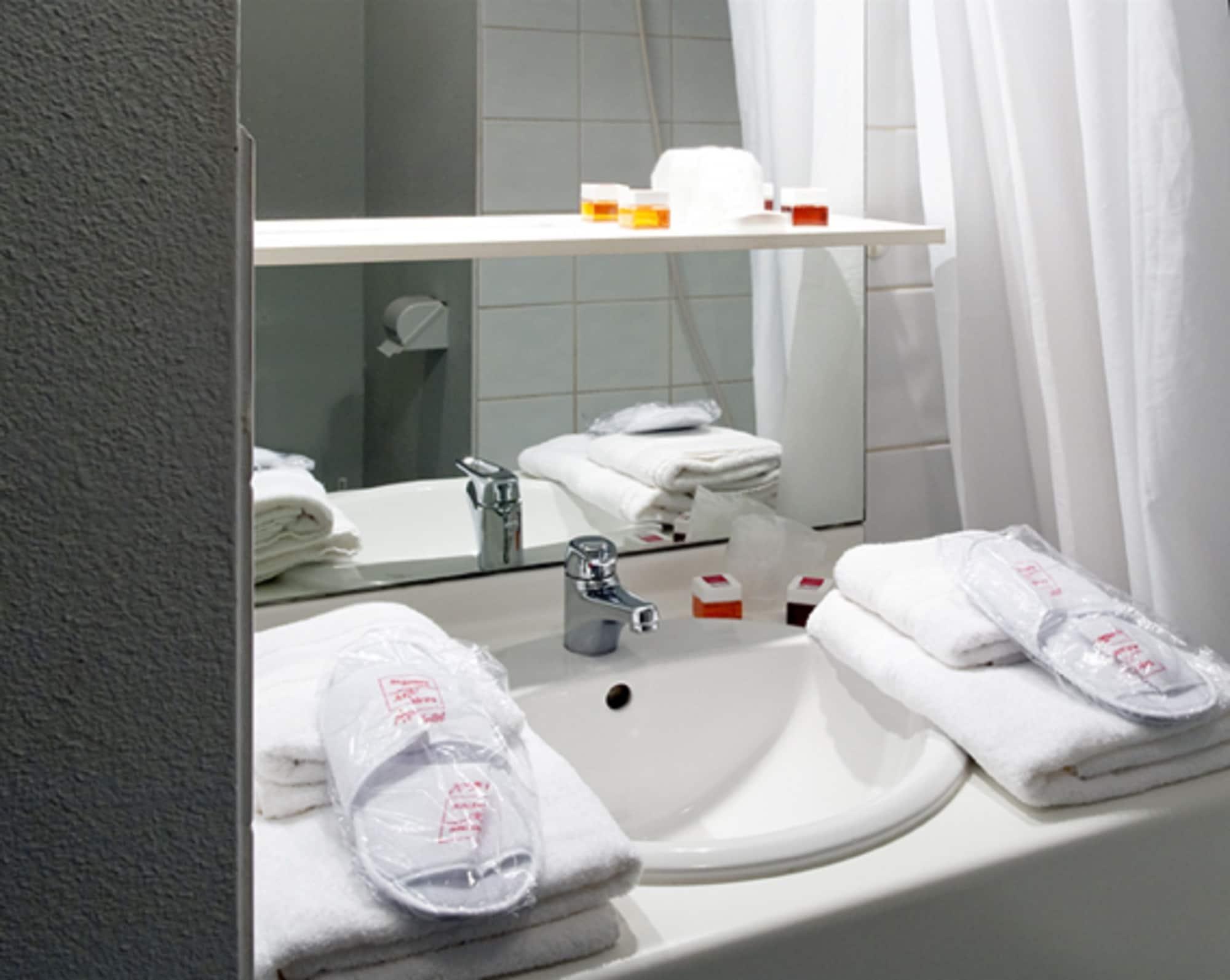 Sejours & Affaires Rennes Longs Champs Aparthotel Buitenkant foto